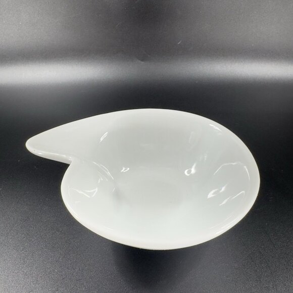 White Nautilus Shell Shaped Bowl Made Of Porcelain Ceramic Dish Bowl Small Plate - Picture 7 of 10